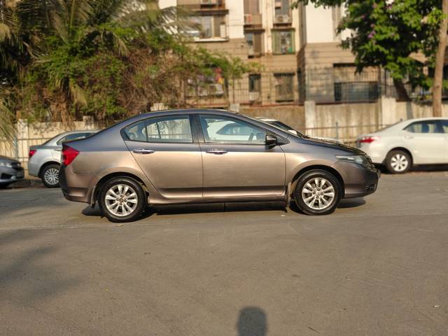 https://images10.gaadi.com/usedcar_image/4547684/original/df85042954a706932b7dd84d65f48d3f.jpg?imwidth=6401