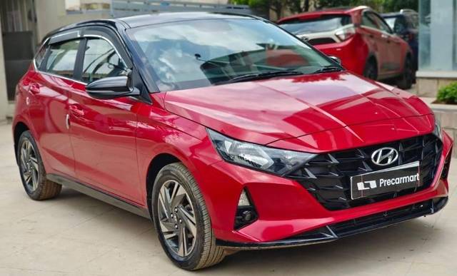 https://images10.gaadi.com/usedcar_image/4547692/original/processed_687adf4753f1c6138f4d63bcf49cc6b0.jpeg?imwidth=6400