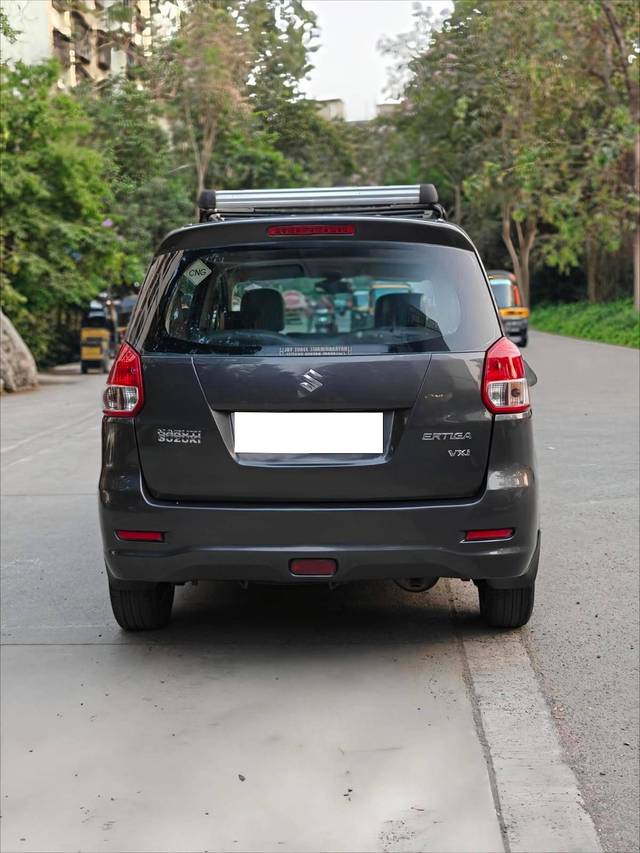 https://images10.gaadi.com/usedcar_image/4547695/original/processed_1cf2daf181b5b104906805cc5f204e5f.jpg?imwidth=6402