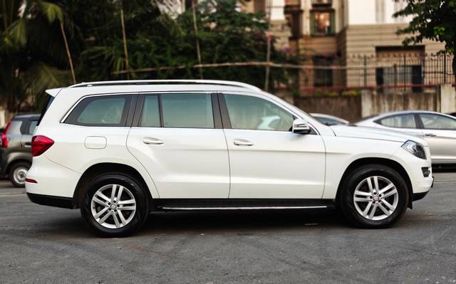 https://images10.gaadi.com/usedcar_image/4547699/original/001be7a1eb72d41573d177f5d2e837a6.jpg?imwidth=6401