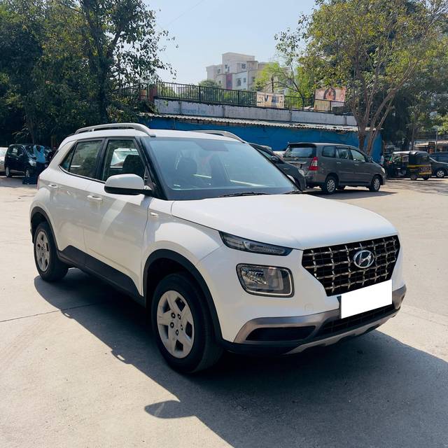 https://images10.gaadi.com/usedcar_image/4547703/original/processed_edf20d7d7b5d23afb371904150cac181.jpg?imwidth=6400