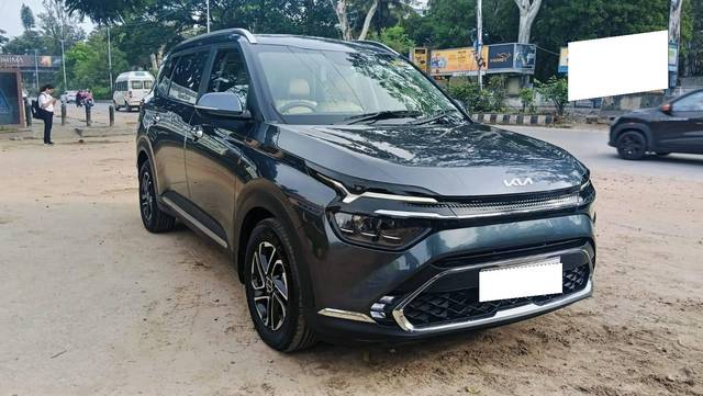 https://images10.gaadi.com/usedcar_image/4547707/original/processed_e5adf14f08706b9a7c77bac51d69a7d6.jpg?imwidth=6401