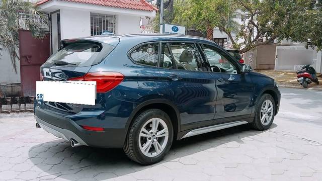 https://images10.gaadi.com/usedcar_image/4547710/original/processed_e10fd499168d96e1bc9749e36cfb4682.jpeg?imwidth=6402