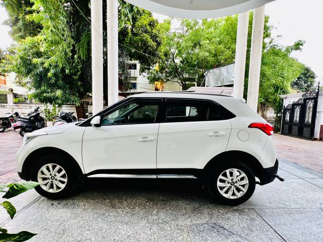 https://images10.gaadi.com/usedcar_image/4547715/original/fc3d1760a9446d1bffc10bb47b03b446.jpg?imwidth=6402