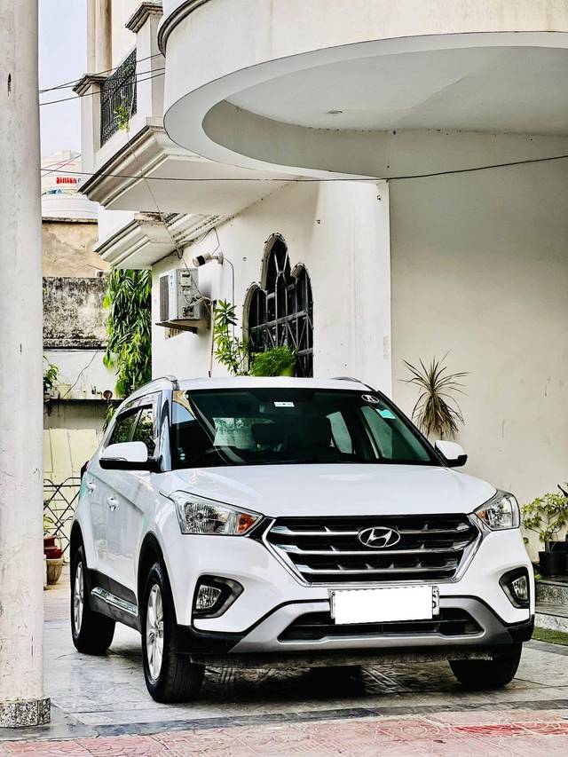 https://images10.gaadi.com/usedcar_image/4547715/original/processed_27770e3ad45c4b7391e6e94790878a4f.jpg?imwidth=6400
