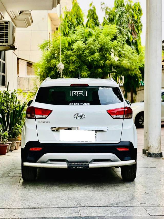 https://images10.gaadi.com/usedcar_image/4547715/original/processed_5a8cf299e1039caa2a82251dbd3af8ab.jpg?imwidth=6401