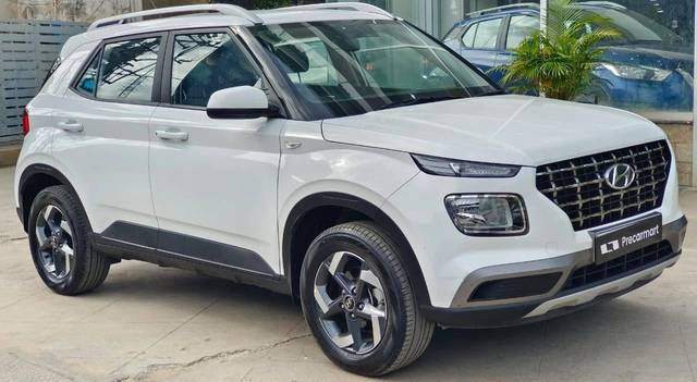 https://images10.gaadi.com/usedcar_image/4547721/original/processed_a460cf4ab745890c03425de177231370.jpeg?imwidth=6400