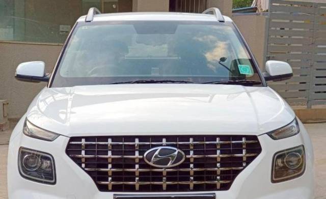 https://images10.gaadi.com/usedcar_image/4547721/original/processed_acda780ef3b3fa0cd30386718d7c0f4c.jpeg?imwidth=6401