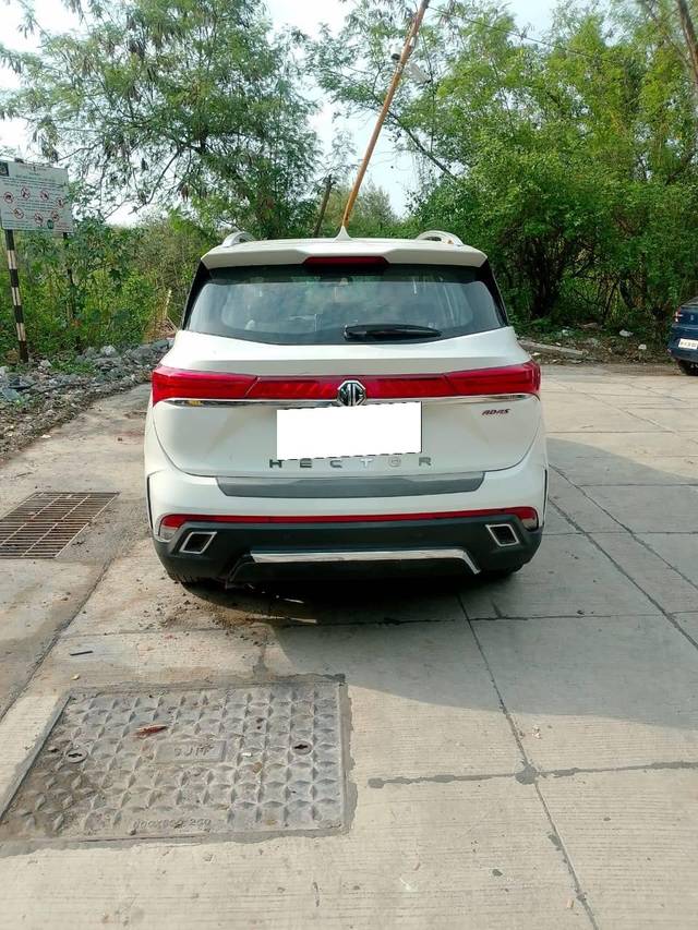 https://images10.gaadi.com/usedcar_image/4547737/original/processed_822040a7c68d76b91018a44f9007b551.jpg?imwidth=6402
