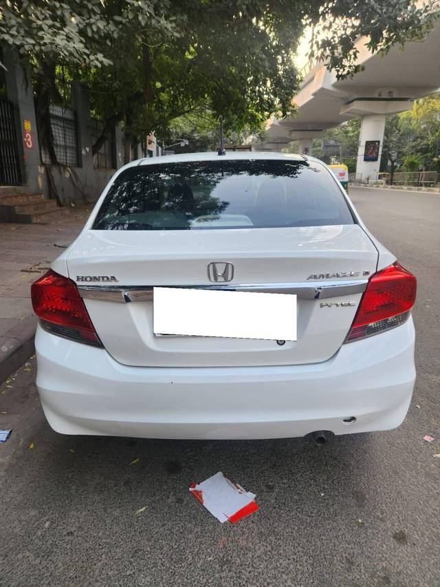 https://images10.gaadi.com/usedcar_image/4547741/original/processed_724780aab6518ea22d85ea90390d6ed8.jpg?imwidth=6401