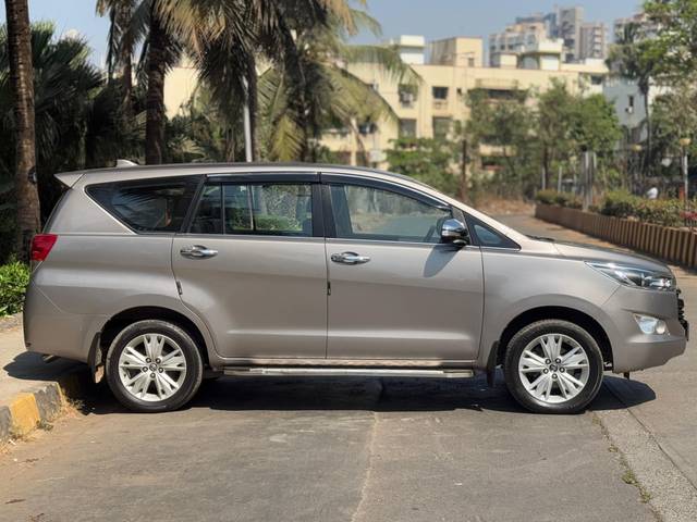 https://images10.gaadi.com/usedcar_image/4547742/original/b3902f6c462ba3e2381b08e2697398d8.jpg?imwidth=6401