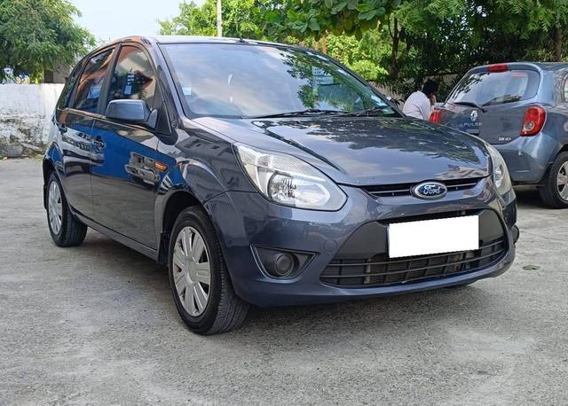 https://images10.gaadi.com/usedcar_image/4547745/original/processed_cc733fb94ac0b2f9897fb340134e5a94.jpg?imwidth=6400
