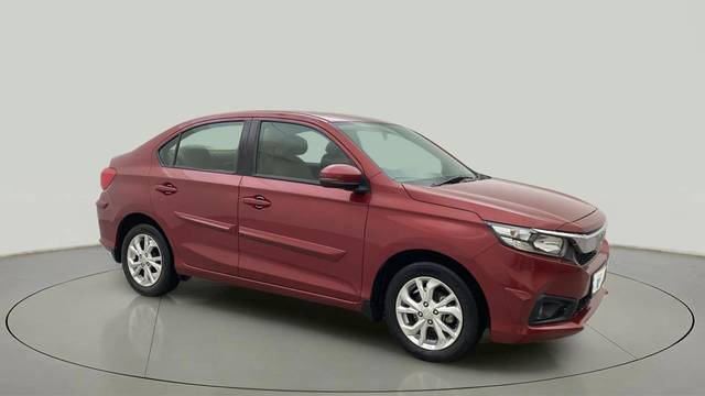 https://images10.gaadi.com/usedcar_image/4547770/original/c76962a22c880343826d36205ab766a7.jpg?imwidth=6400