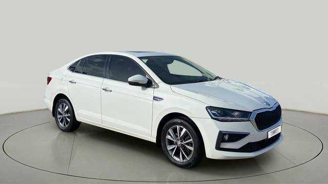https://images10.gaadi.com/usedcar_image/4547771/original/0343891a0d35d8a9972b3a97edfb1117.jpg?imwidth=6400