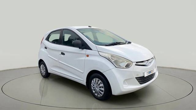 https://images10.gaadi.com/usedcar_image/4547774/original/b0e53b7af123db8dc62a996c06555cff.jpg?imwidth=6400