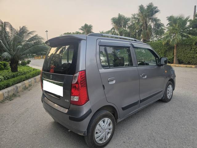 https://images10.gaadi.com/usedcar_image/4547828/original/processed_086f33f0a45b093abd2d064117bcd9ea.jpg?imwidth=6402