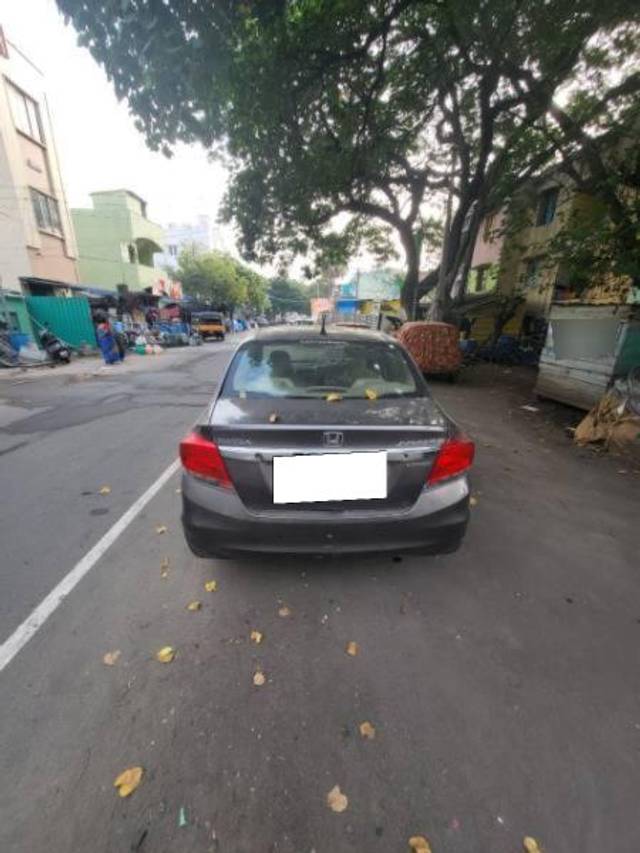 https://images10.gaadi.com/usedcar_image/4547841/original/processed_9b56528e-d433-4826-99fa-326701597611.jpg?imwidth=6401