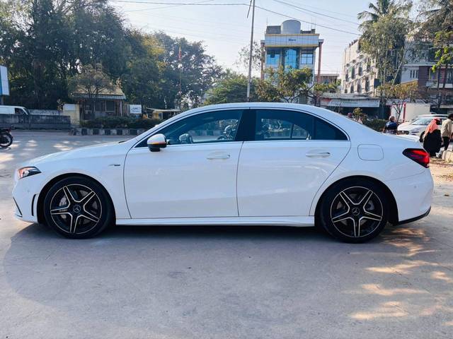 https://images10.gaadi.com/usedcar_image/4547843/original/processed_12e905e8cdc4710b5edec9a8ef957003.jpg?imwidth=6401