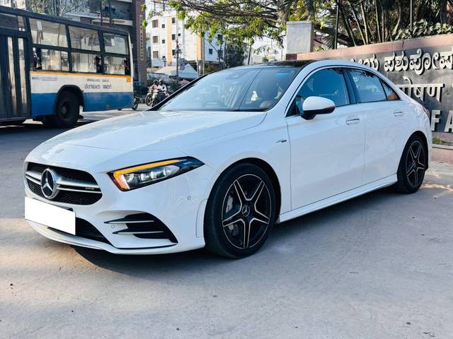 https://images10.gaadi.com/usedcar_image/4547843/original/processed_1dc7ec3bb20b263e12ddc503e7e115bb.jpg?imwidth=6402
