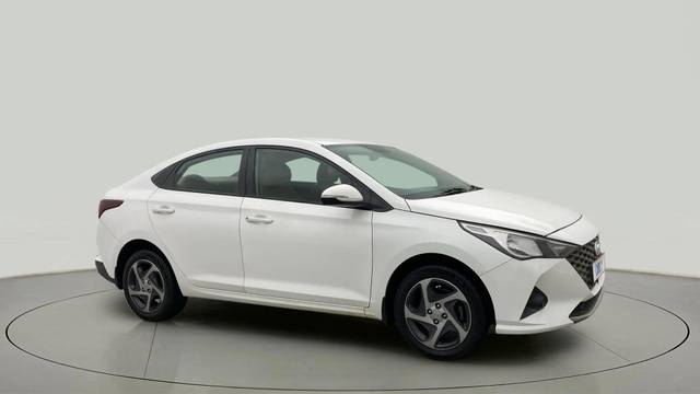 https://images10.gaadi.com/usedcar_image/4547854/original/7cd8265b3dcb267b6dbc694dc4b1e430.jpg?imwidth=6400