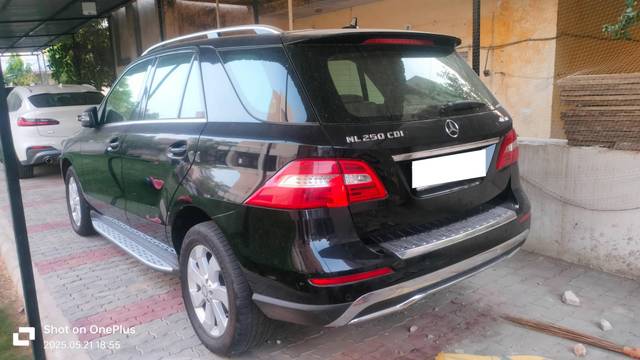 https://images10.gaadi.com/usedcar_image/4547882/original/processed_4a2646b90eb664d34b8c70d277fcdca9.jpg?imwidth=6402
