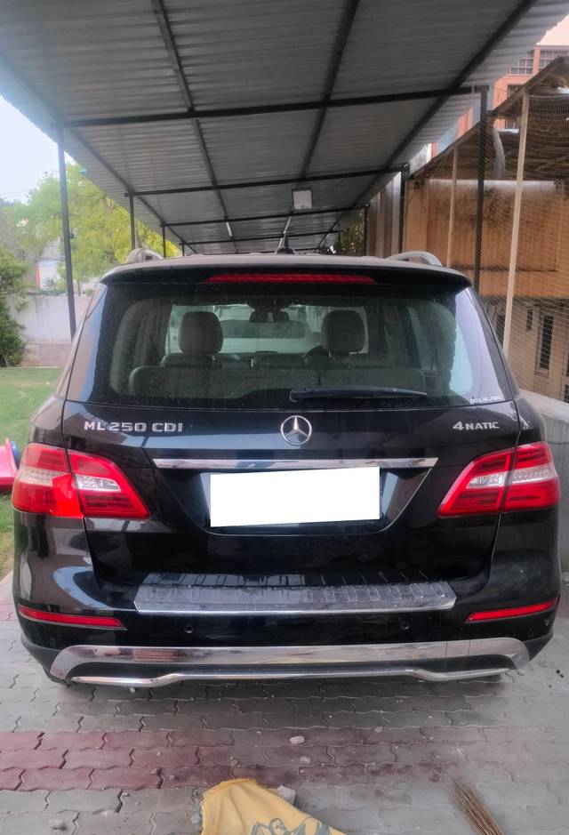 https://images10.gaadi.com/usedcar_image/4547882/original/processed_f6ec4126d809fd27cfd0c305766d458d.jpg?imwidth=6401