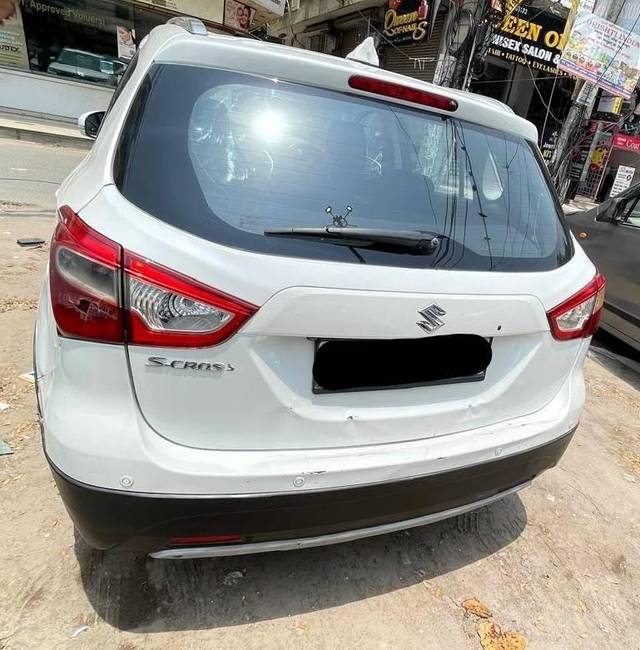 https://images10.gaadi.com/usedcar_image/4547894/original/processed_5c6e37cc-25df-4834-bf18-b97a2b56e7d7.jpg?imwidth=6402