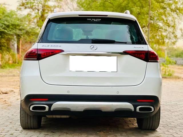 https://images10.gaadi.com/usedcar_image/4547895/original/processed_3ab552cc-8055-4e39-8614-dd3336c75f97.jpg?imwidth=6402