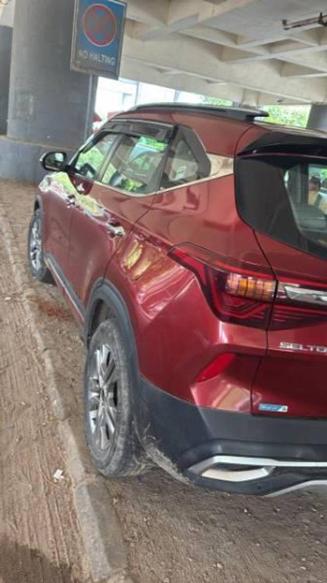 https://images10.gaadi.com/usedcar_image/4547915/original/processed_8b0d9473-19a0-4093-a73c-6bda8681cc67.jpg?imwidth=6402