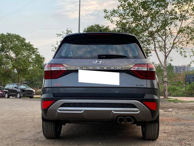 https://images10.gaadi.com/usedcar_image/4547940/original/processed_7c9877594f320422763d2aa1d1718a4e.jpg?imwidth=6402