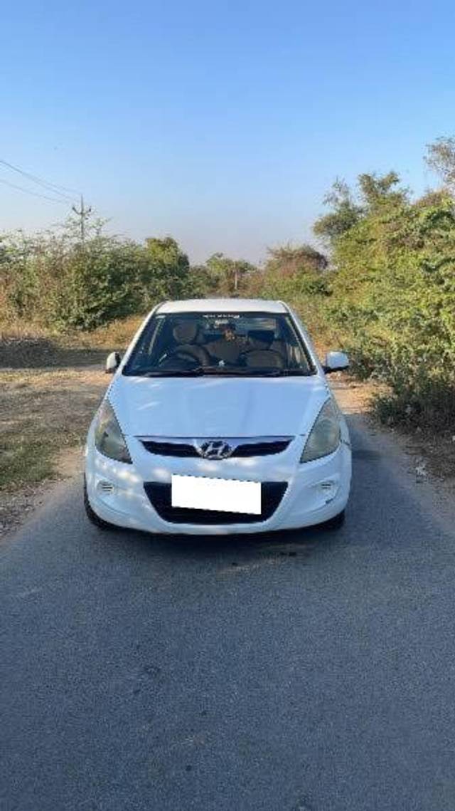 https://images10.gaadi.com/usedcar_image/4547955/original/processed_e0d31d94-842a-4aa6-b910-f61b5c096539.jpeg?imwidth=6400