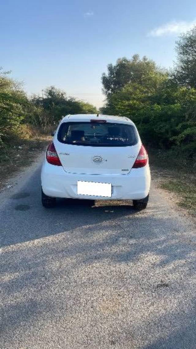 https://images10.gaadi.com/usedcar_image/4547955/original/processed_eaed7f4e-a059-404e-85e8-114a6f75cdea.jpeg?imwidth=6401
