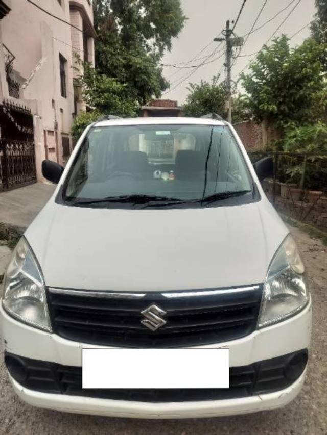 https://images10.gaadi.com/usedcar_image/4547965/original/processed_e0055b5f-31ae-475f-a419-115fcde84efe.jpg?imwidth=6400