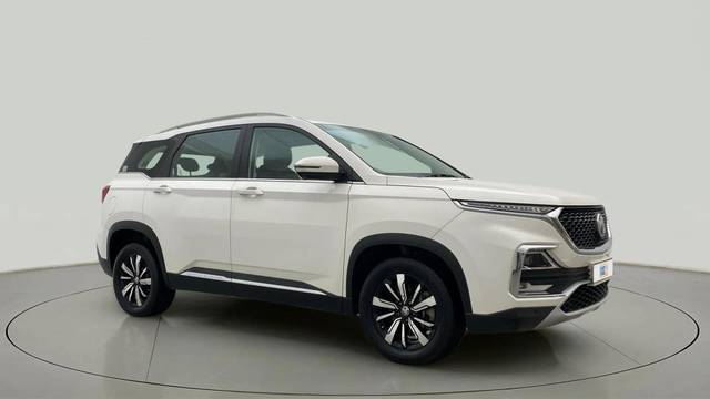 https://images10.gaadi.com/usedcar_image/4547966/original/8859c6ec7392f6a255da58167bbe7349.jpg?imwidth=6400
