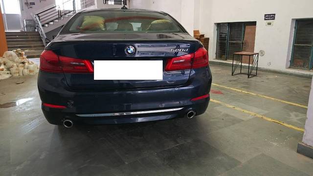 https://images10.gaadi.com/usedcar_image/4547970/original/processed_7dd7d2df-6fd6-4cdb-acc7-19c52269caf8.jpg?imwidth=6401