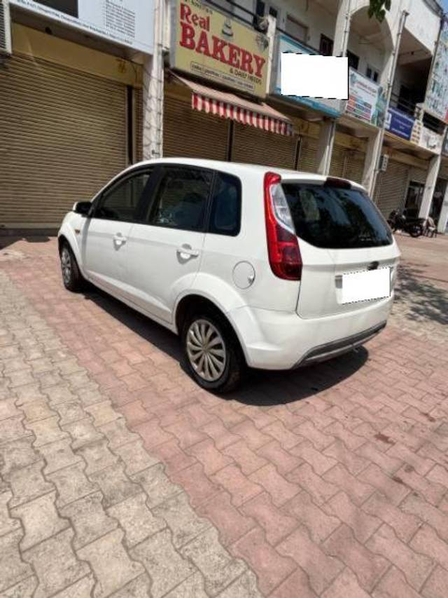 https://images10.gaadi.com/usedcar_image/4548014/original/processed_7cc75fc3-ba3d-4413-935b-e7bf5a95d879.jpg?imwidth=6401