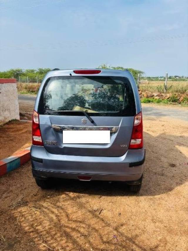 https://images10.gaadi.com/usedcar_image/4548031/original/processed_d6dc54b8-db41-4d84-93e4-eccd8eea09fb.jpeg?imwidth=6402
