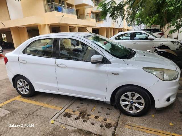 https://images10.gaadi.com/usedcar_image/4548047/original/processed_a7983cab-0617-49f0-ad7b-75c62a1103d1.jpg?imwidth=6400