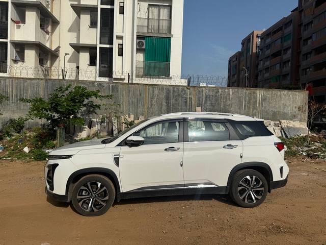 https://images10.gaadi.com/usedcar_image/4548085/original/71673a7dc4e7a65b290cf572985f38f6.jpg?imwidth=6402