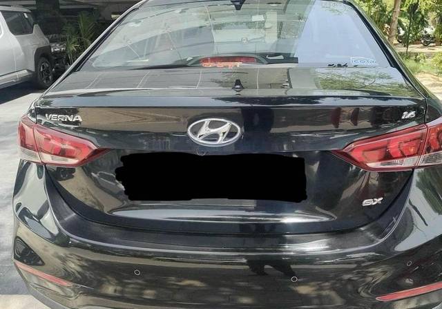 https://images10.gaadi.com/usedcar_image/4548090/original/processed_d97ad201-6be5-45ae-9dfc-ced5ae1224b6.jpg?imwidth=6402