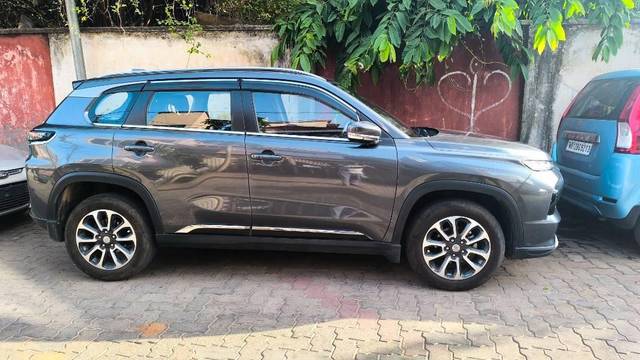 https://images10.gaadi.com/usedcar_image/4548182/original/processed_4ee435e7-f737-4ed2-b6a6-d63adb67e3f8.jpg?imwidth=6402