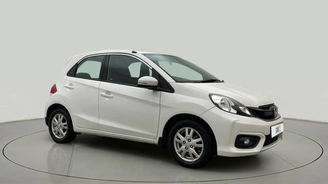 https://images10.gaadi.com/usedcar_image/4548183/original/ced1cab2c87d9c3a019601952b7aaeff.jpg?imwidth=6400