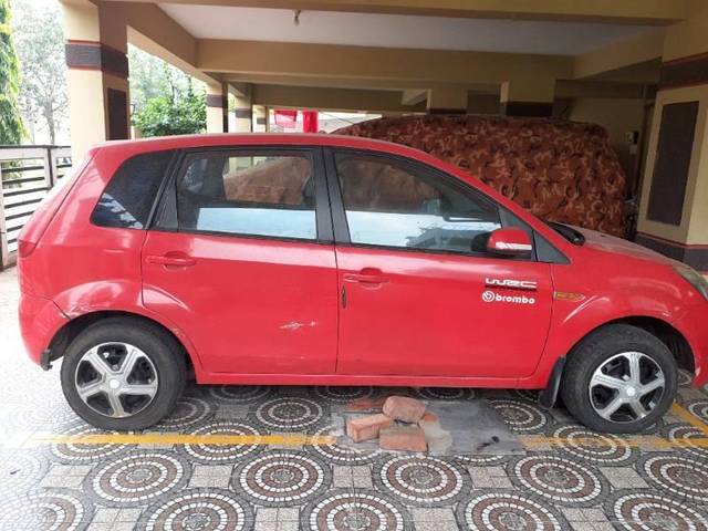 https://images10.gaadi.com/usedcar_image/4548190/original/processed_9c2cf8ce-763d-4669-83ca-e5b7acd54b8d.jpg?imwidth=6401