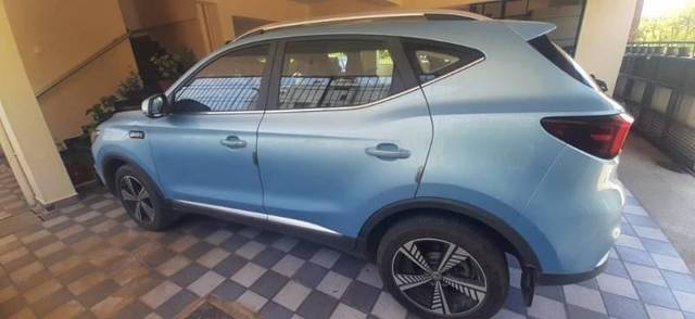https://images10.gaadi.com/usedcar_image/4548295/original/processed_a8176df2-f77f-42f2-abe4-b1ba45264d94.jpg?imwidth=6400