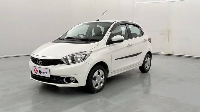 https://images10.gaadi.com/usedcar_image/4548372/original/e2d727d8e8933b15076432c11b874cae.JPG?imwidth=6400