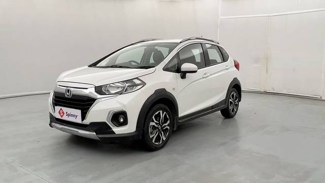https://images10.gaadi.com/usedcar_image/4548378/original/7db45841bdb4feb8de45488f11c0fa38.JPG?imwidth=6400