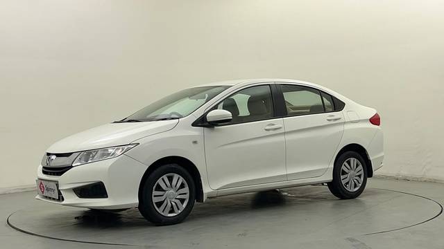 https://images10.gaadi.com/usedcar_image/4548385/original/6784e6015201820cb642b44fe8decfff.JPG?imwidth=6400