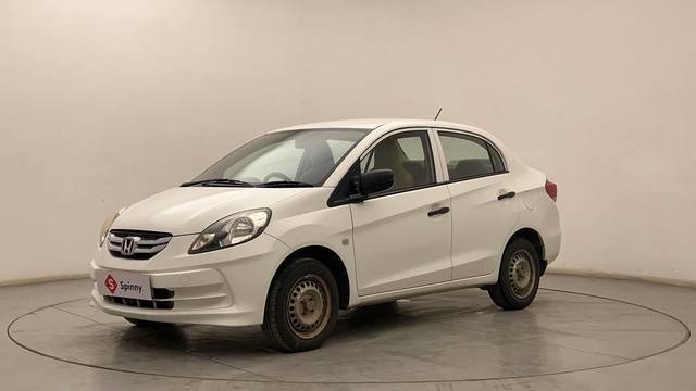 https://images10.gaadi.com/usedcar_image/4548421/original/783f2f692f1241e901faeea2ae14a41a.JPG?imwidth=6400