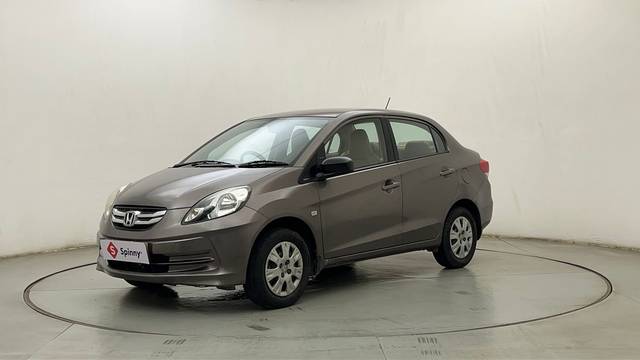 https://images10.gaadi.com/usedcar_image/4548458/original/fb10c239690c78b37e65dc78d133bb37.JPG?imwidth=6400