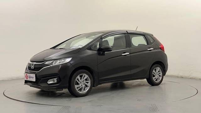 https://images10.gaadi.com/usedcar_image/4548463/original/e884b9ce8ee9fcb724fe0704ffdaaee1.JPG?imwidth=6400